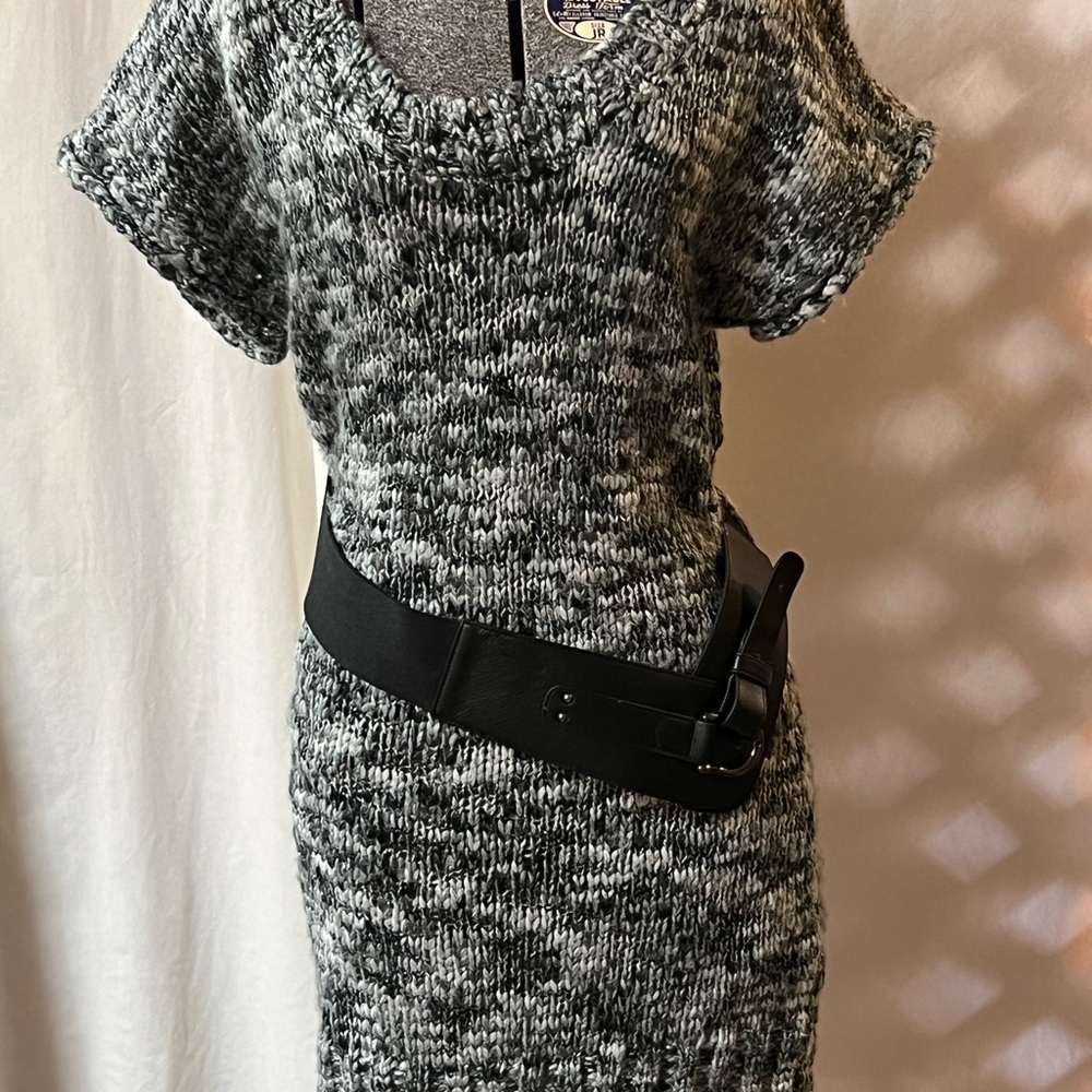 Decree women’s short sleeve dress sweater with belt black and white extra-large